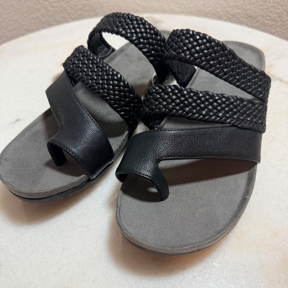 Baretraps Jaiden Black Woven Thong Sandals Womens 10M NEW - Picture 2 of 8
